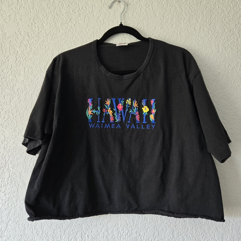 Hawaii XL Black Embroidered‎ Crop Top Short Sleeve Cotton